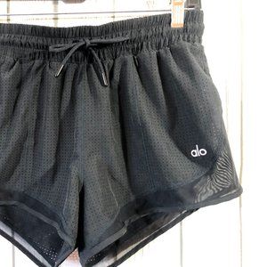 Ladies ALO Yoga Workout Shorts Small S Black Mesh
